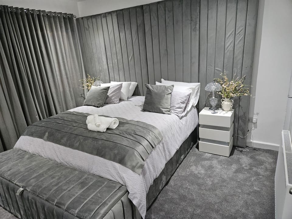 Bed, Bedroom