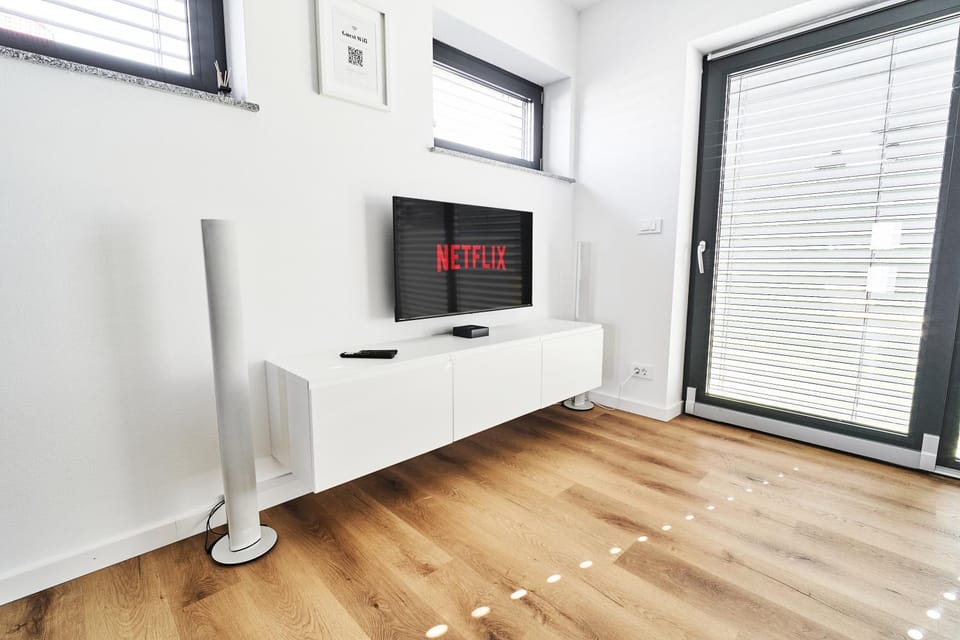Communal lounge/ TV room, TV and multimedia, Evening entertainment