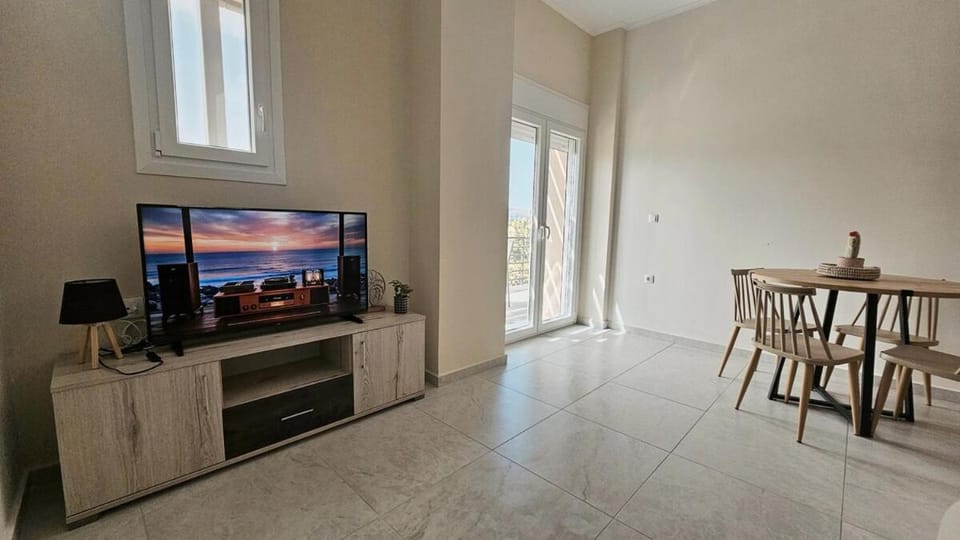 TV and multimedia, Living room, Dining area