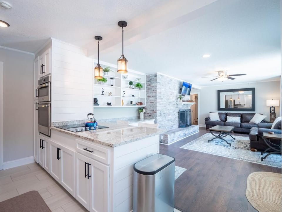 Luxury At Meadowbrook, Pool Home, Fire Pit, Fort Villa in Valdosta