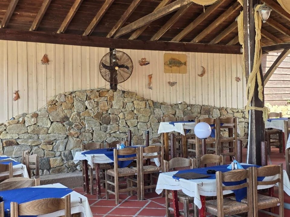 Restaurant/places to eat, Living room, Banquet/Function facilities