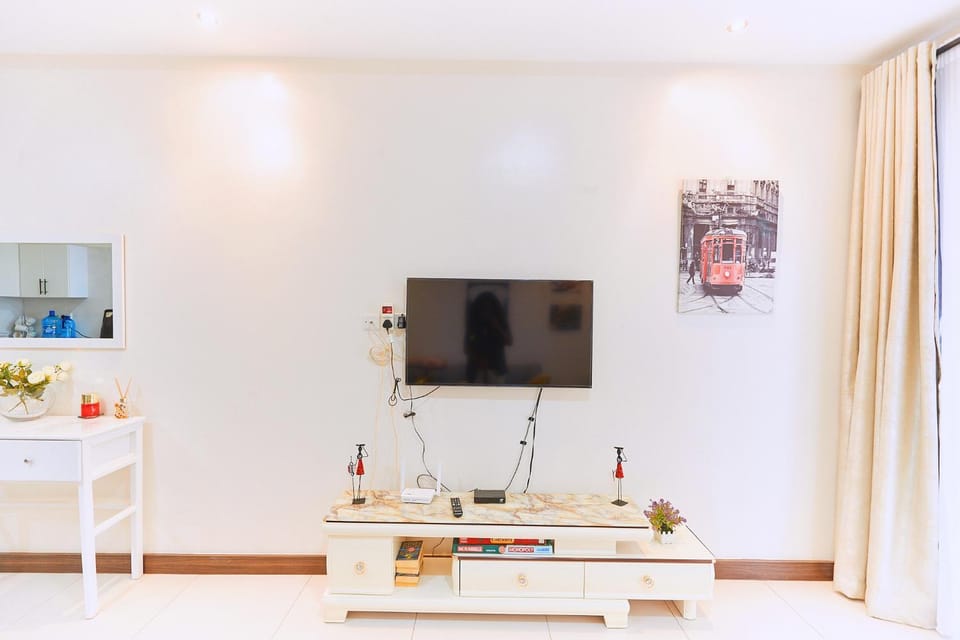 12th Flr Luxe Apt Kilimani City View & Pool NBO Apartment in Nairobi County