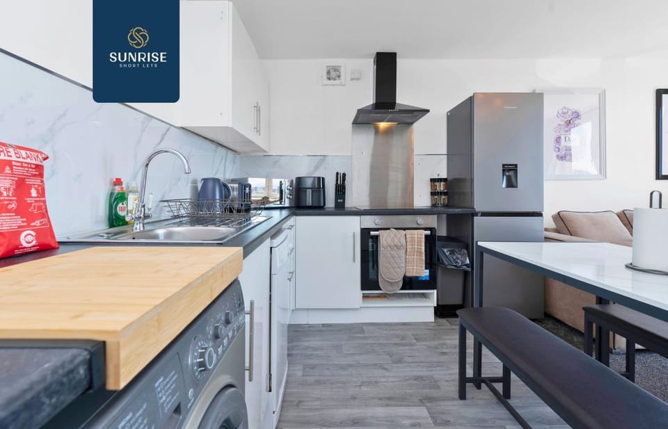 Kitchen or kitchenette, Dining area, dishwasher, oven, stove, toaster