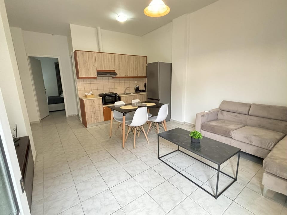 Kitchen or kitchenette, Living room, Seating area, Dining area, oven, stove