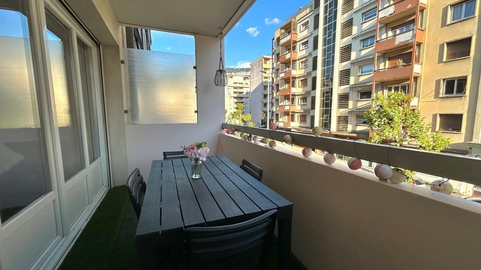 Property building, Patio, Day, View (from property/room), Balcony/Terrace, Dining area