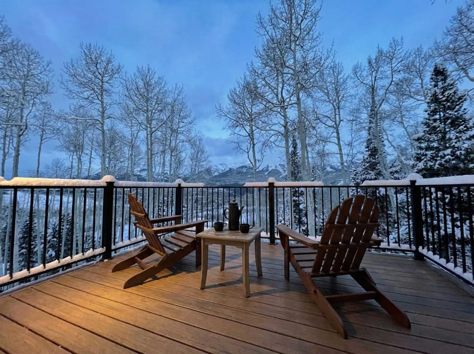 Luxury Mountain Retreat with Hot Tub and Views House in Mountain Village