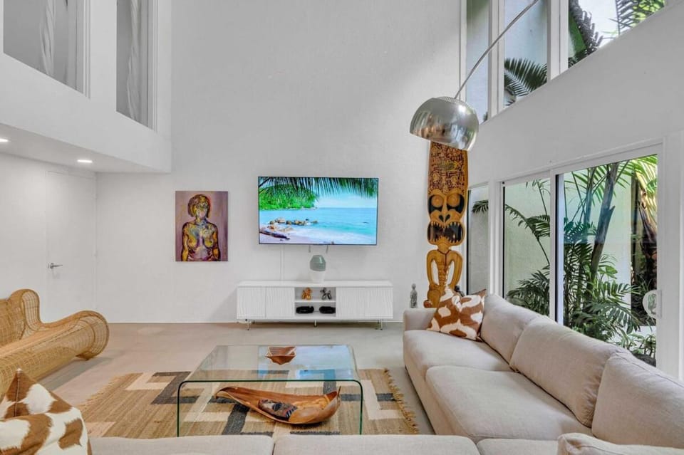 Wonderful Tropical Pool House Miami Coconut Grove House in Coconut Grove