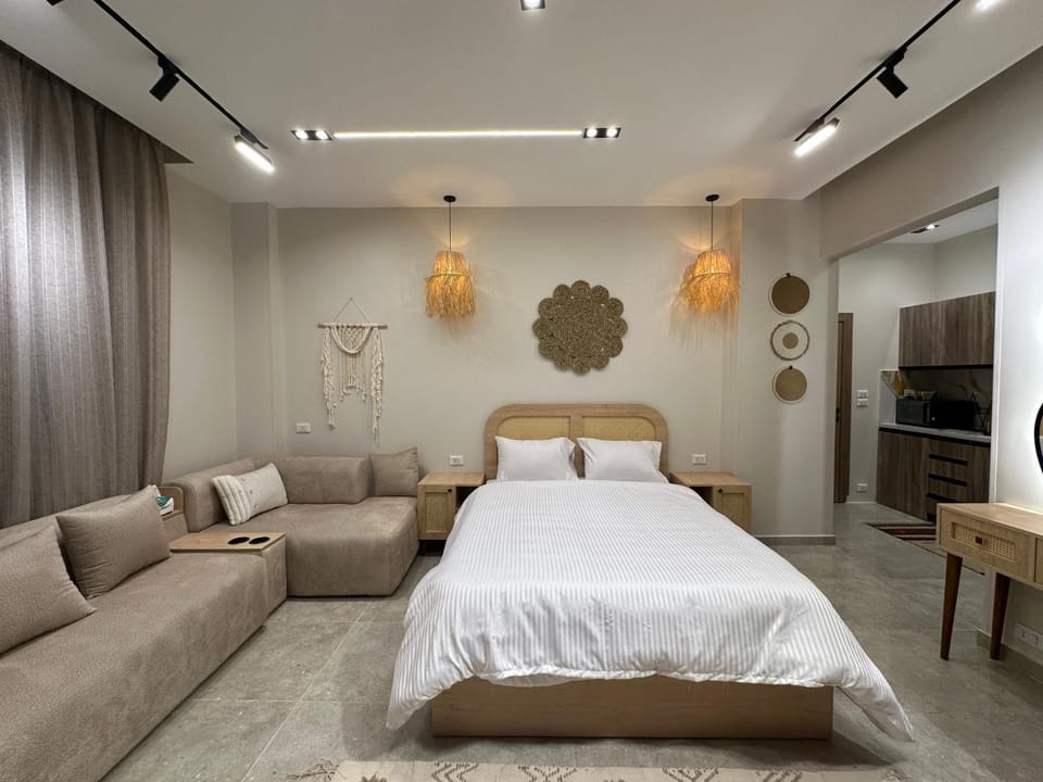 New Cairo Chic Studio 4 Bed and Breakfast in New Cairo City