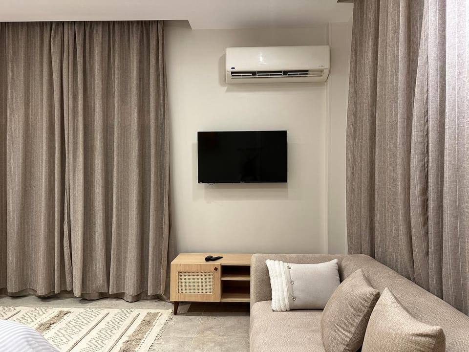 New Cairo Chic Studio 4 Bed and Breakfast in New Cairo City