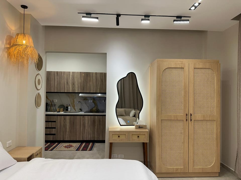 New Cairo Chic Studio 4 Bed and Breakfast in New Cairo City