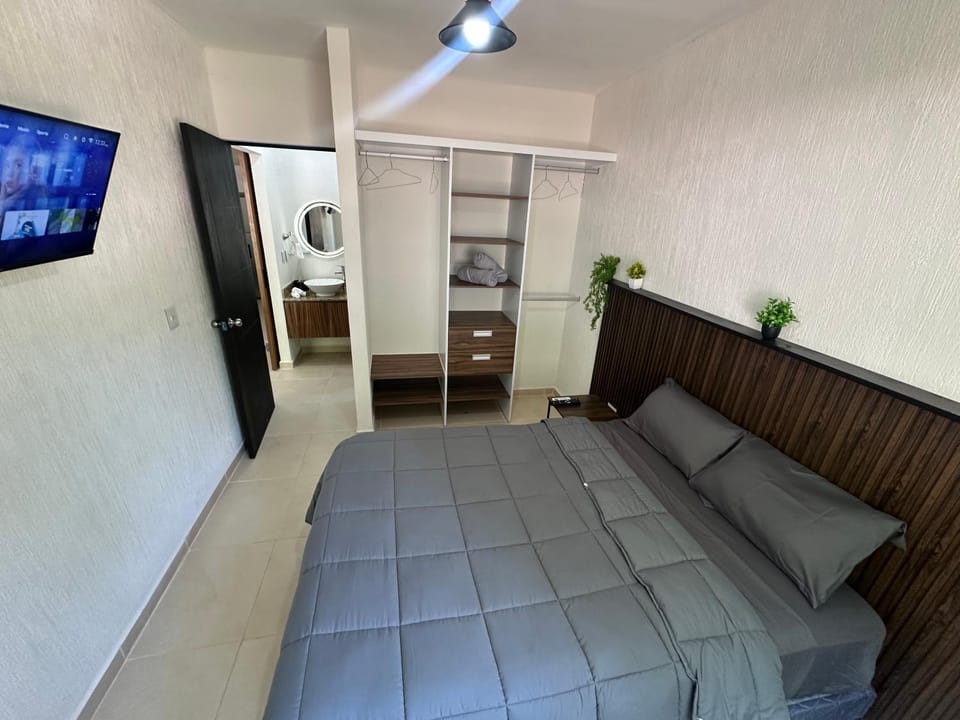 Bed, TV and multimedia, Garden view, air conditioner