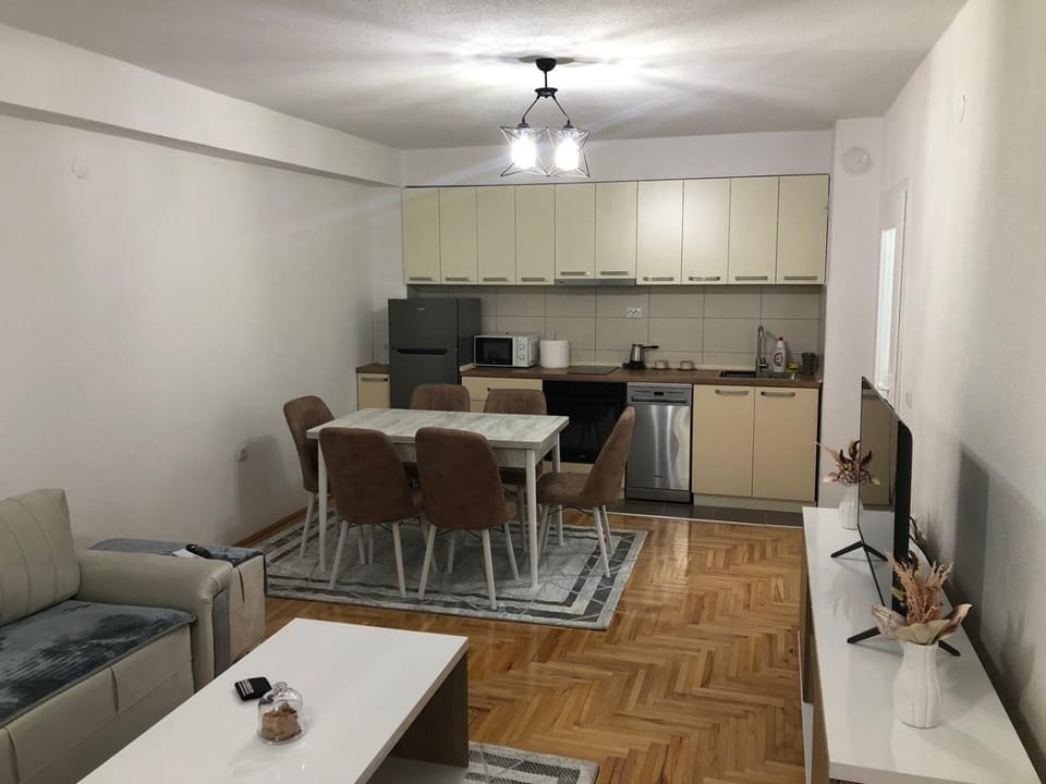 Kitchen or kitchenette, Living room, Seating area, Dining area, dishwasher, oven, stove