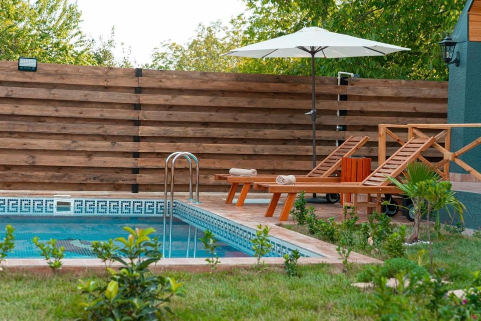Garden, Swimming pool