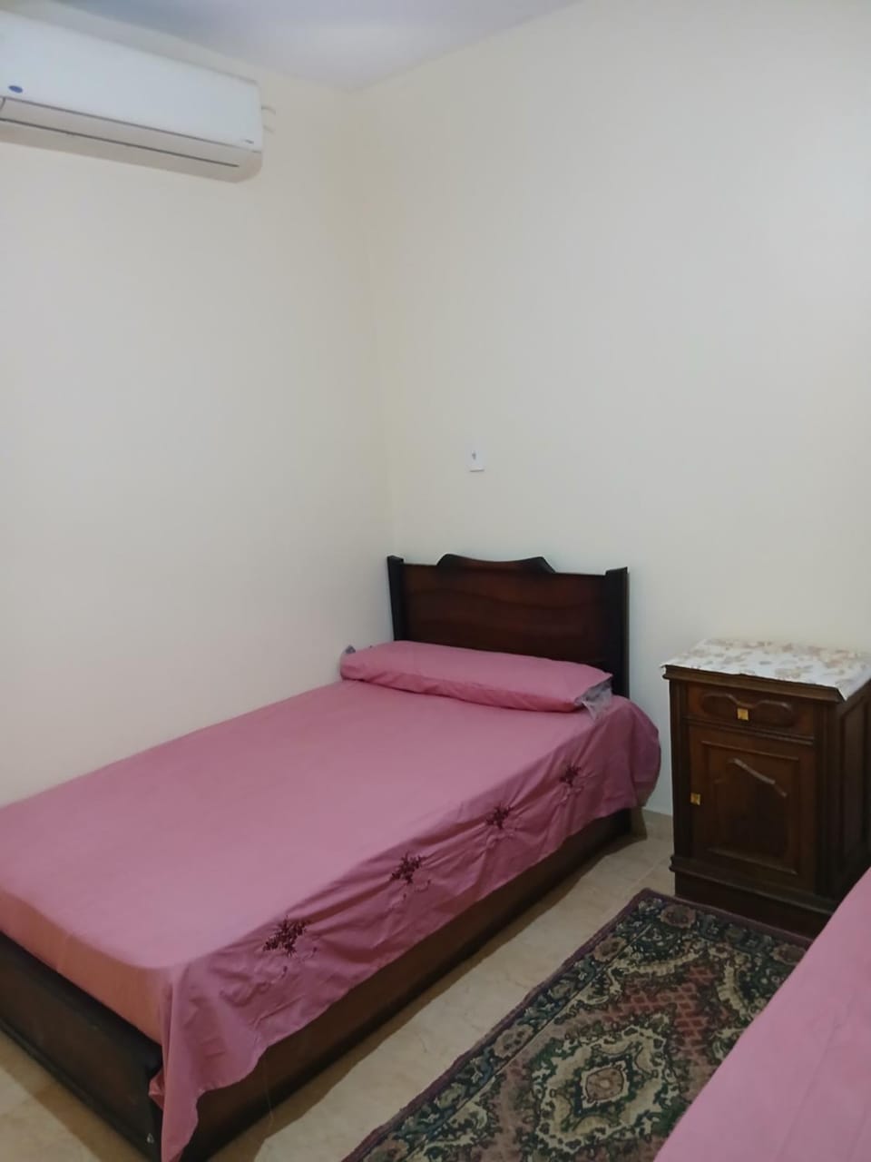 Bed, Photo of the whole room, Bedroom, air conditioner