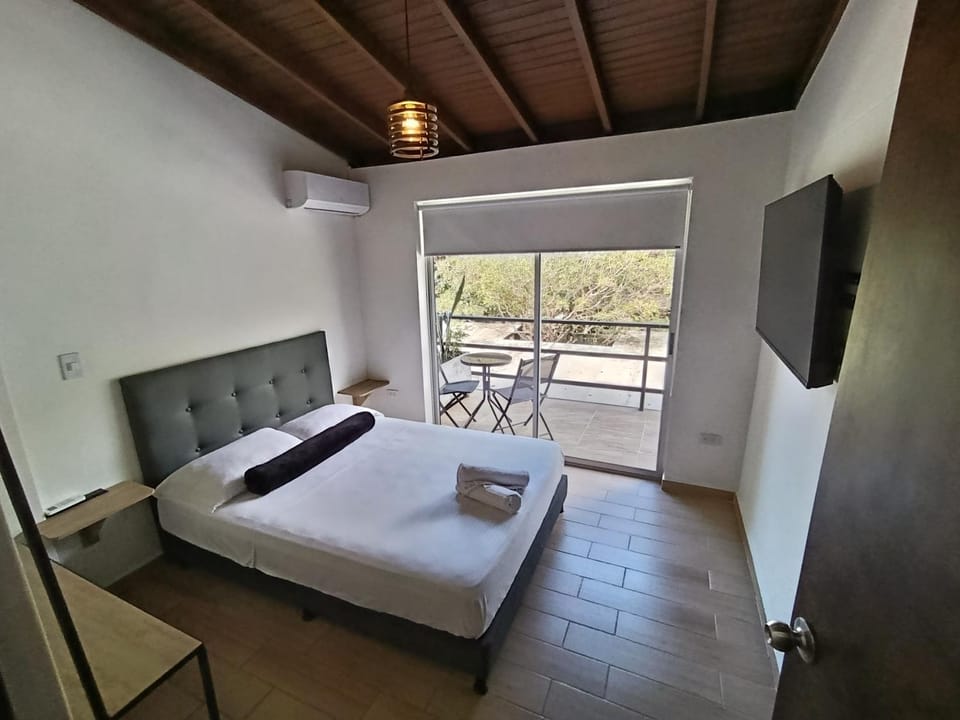 Bed, View (from property/room), Balcony/Terrace, Photo of the whole room, Bedroom, towels