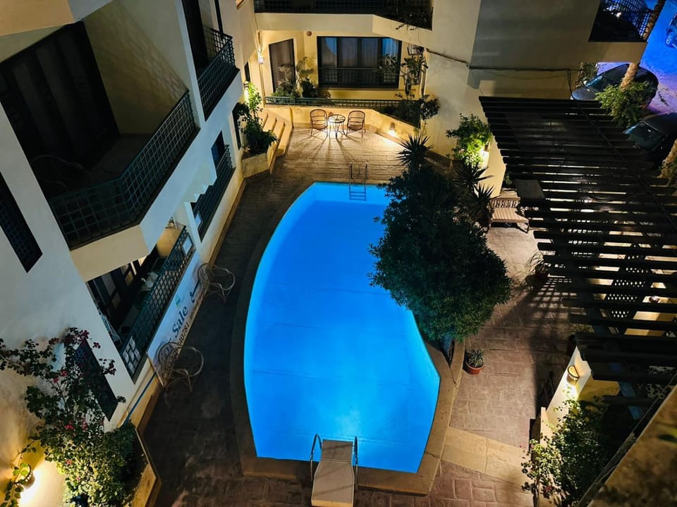 Garden, Swimming pool