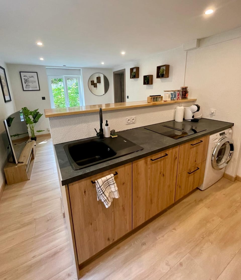 dishwasher, stove, washing machine
