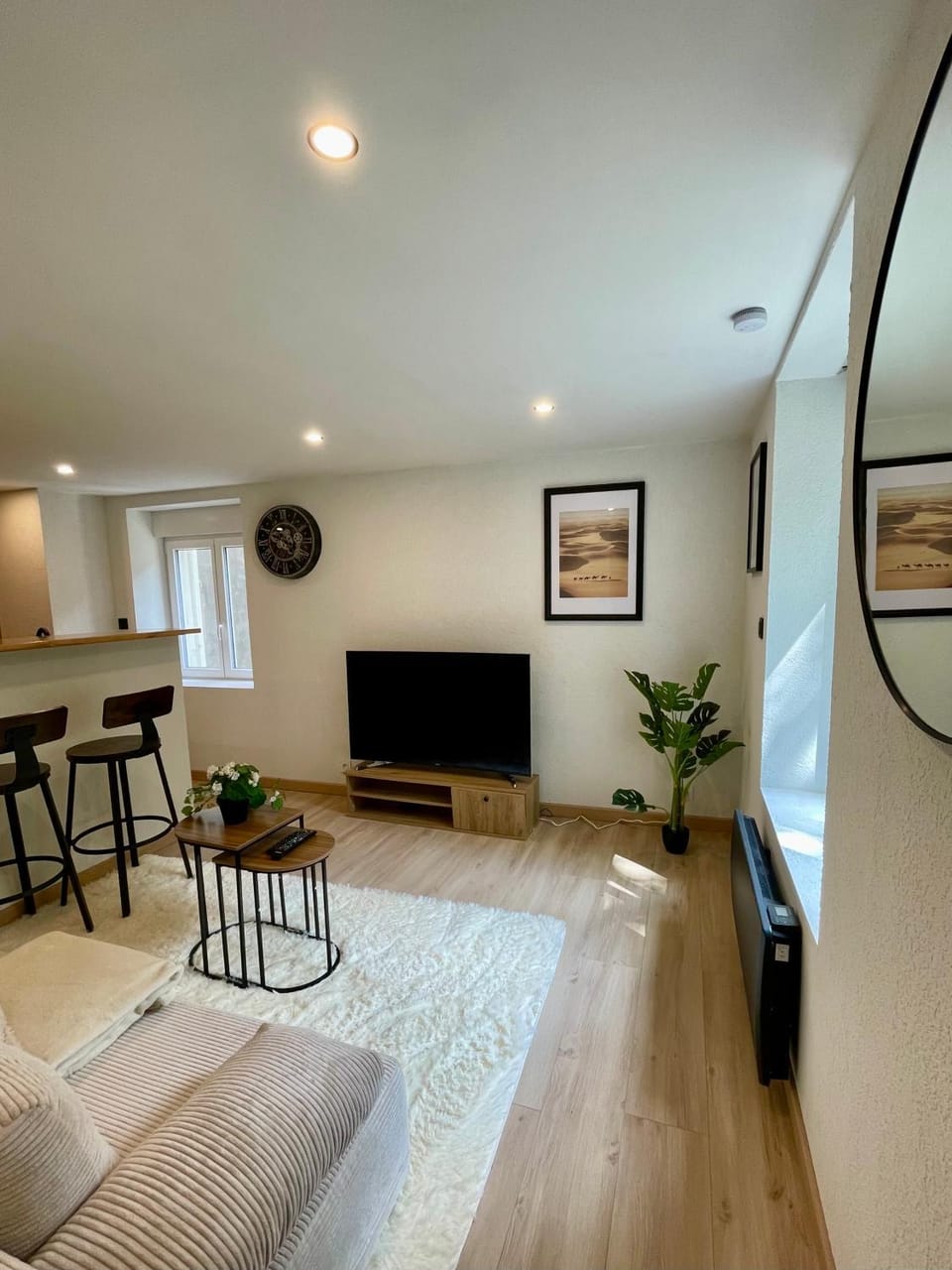 TV and multimedia, Seating area