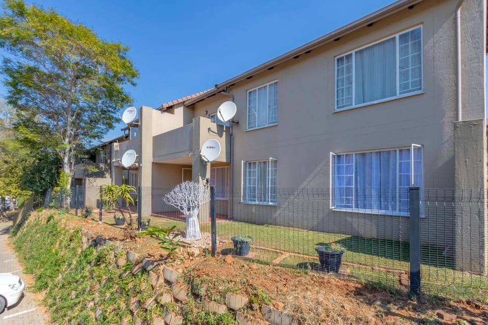 Property building, Garden view