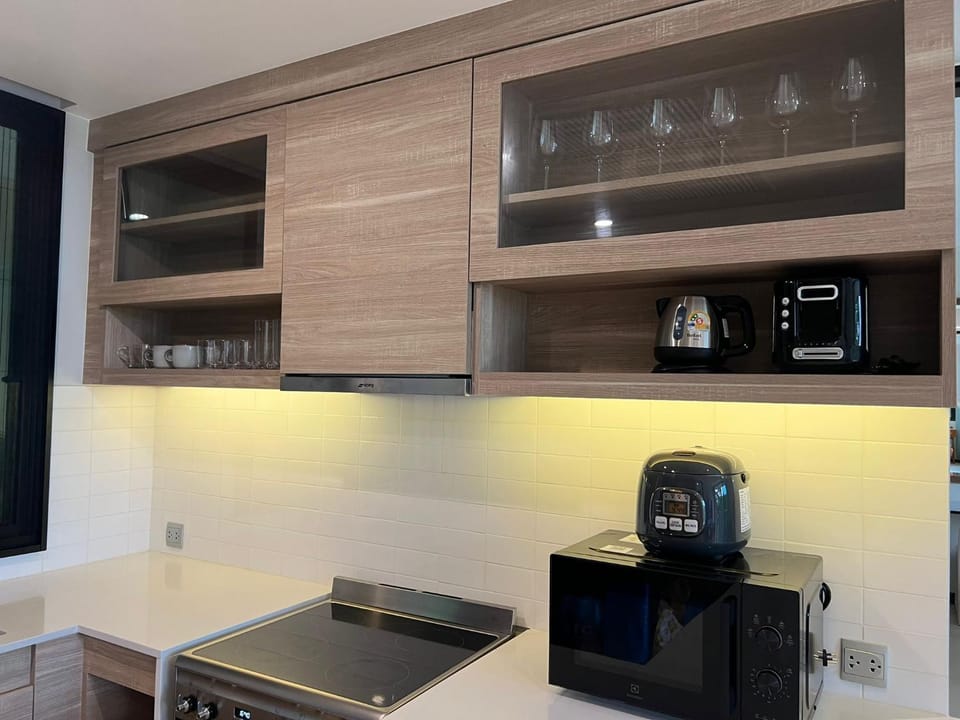 microwave, oven, kitchen