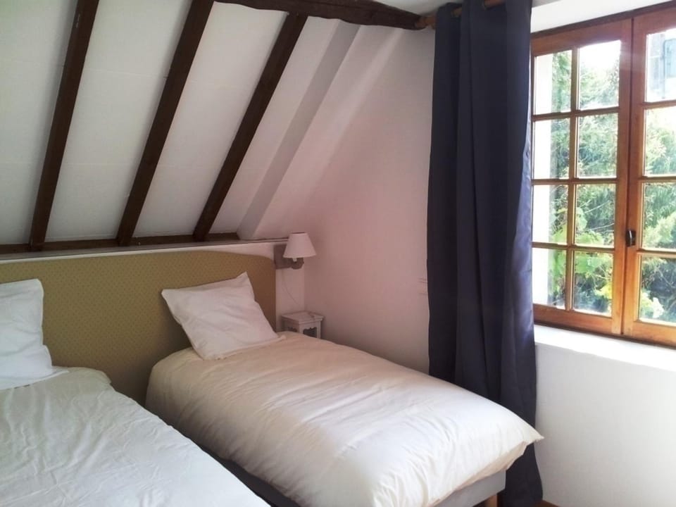 Charmante Grange Rénovée avec Vue Panoramique - FR-1-489-576 House in Moulins