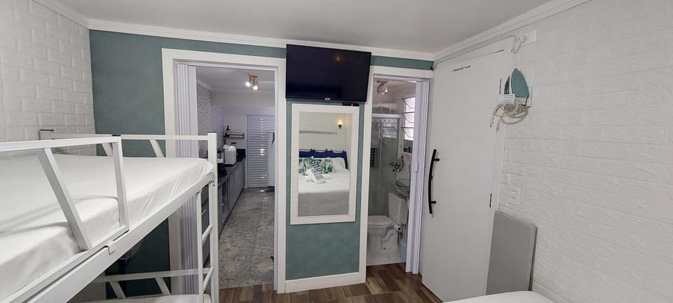 Property building, Staff, Communal lounge/ TV room, Bed, Casino, Bathroom, Kitchen or kitchenette, Photo of the whole room, Business facilities, Floor plan, Bedroom, Communal kitchen, Food, Street view, Area and facilities, kitchen, kitchen, air conditioner, air conditioner