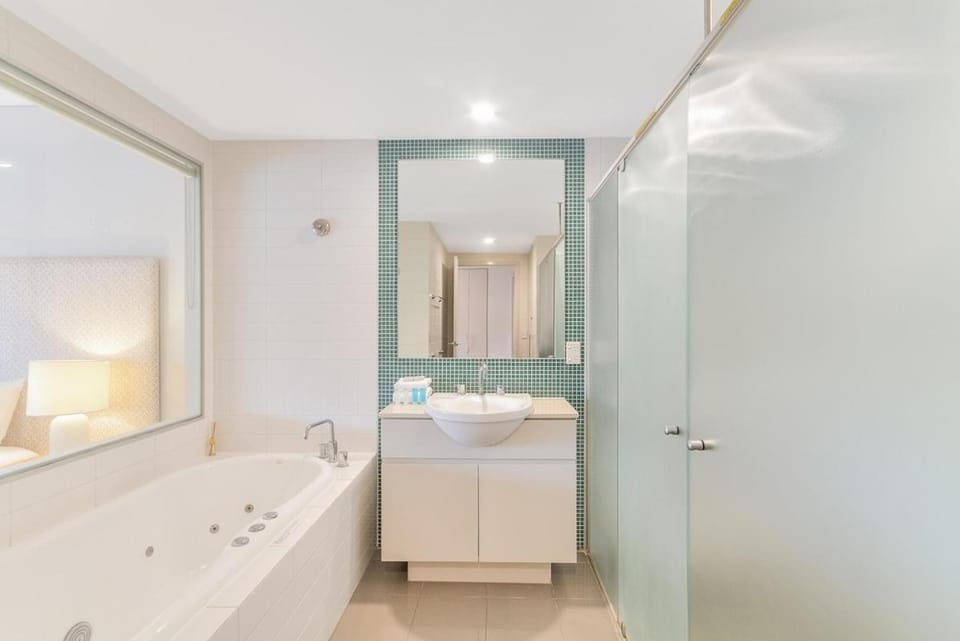 Shower, Bathroom, Bath, towels