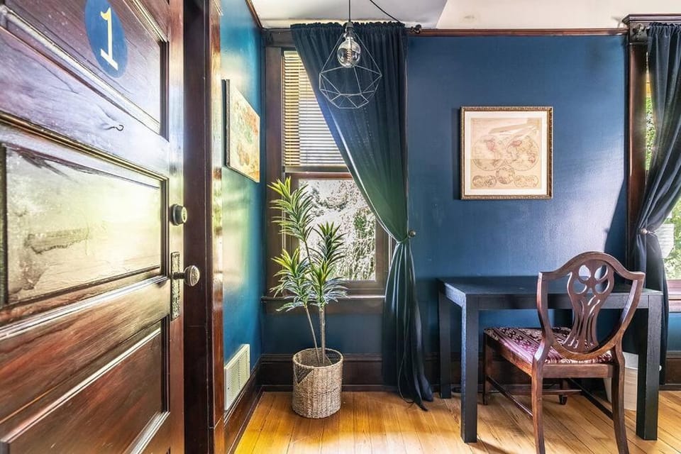 Charming B&B Studio in Capitol Hill Room 1 House in Capitol Hill