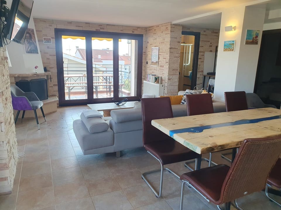 Teo`s Seaview Specious Apartment, Nikiti near Harbor Apartment in Nikiti