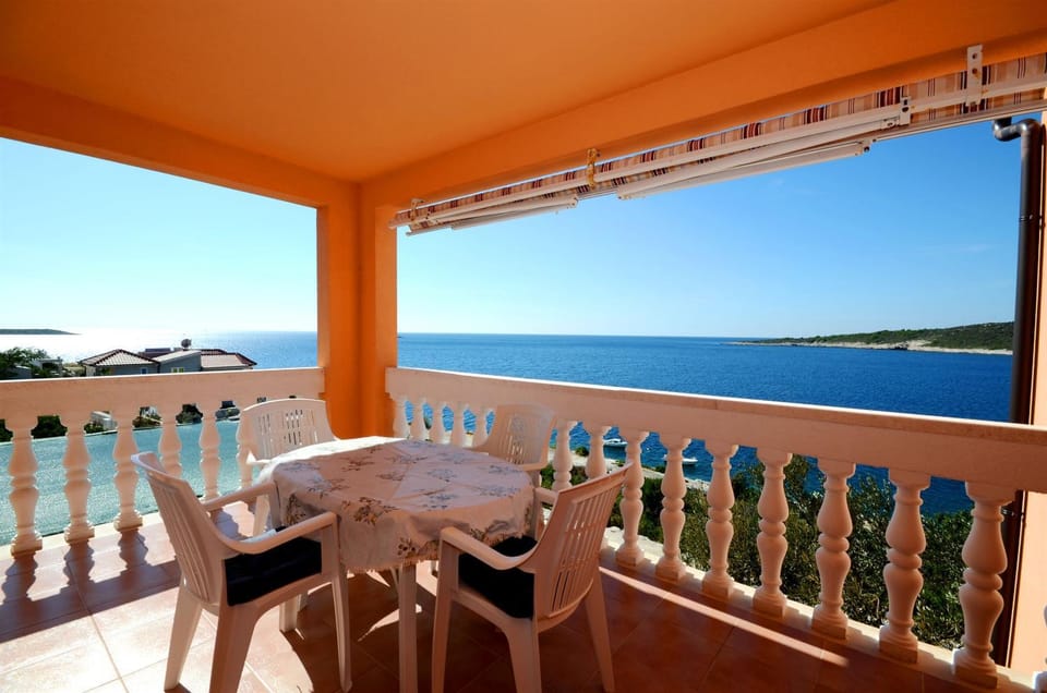 View (from property/room), Balcony/Terrace