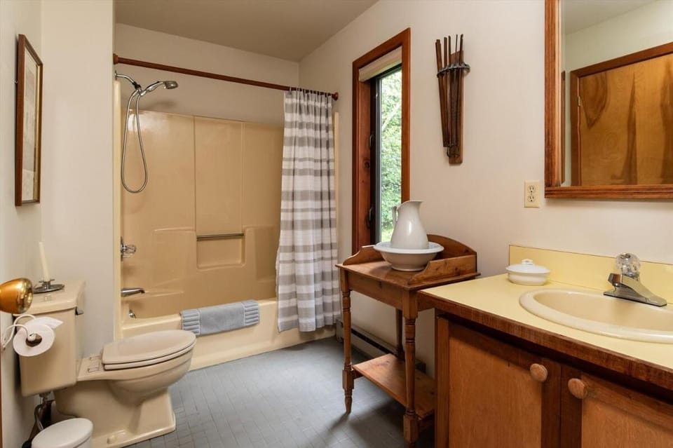 Beautiful Stratton Vacation Home House in South Londonderry