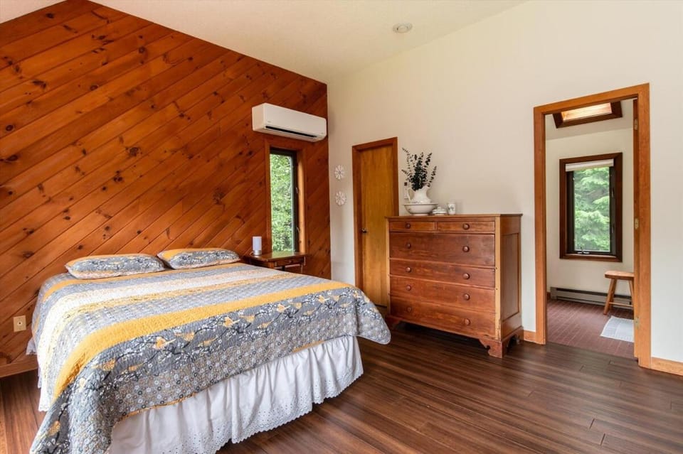 Beautiful Stratton Vacation Home House in South Londonderry
