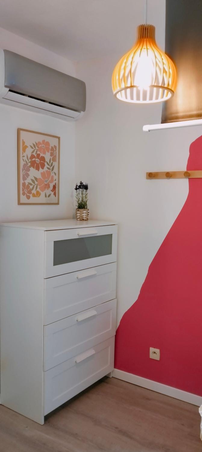 Le petit soleil, 5 mn de la plage et de l'embarcadère, parking et wifi gratuits Apartment in Toulon