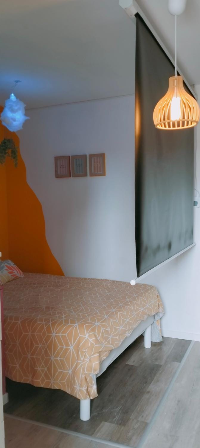 Le petit soleil, 5 mn de la plage et de l'embarcadère, parking et wifi gratuits Apartment in Toulon