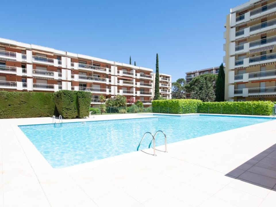 Appart 4 étoiles, piscine, parking, wifi Apartment in Saint-Raphael