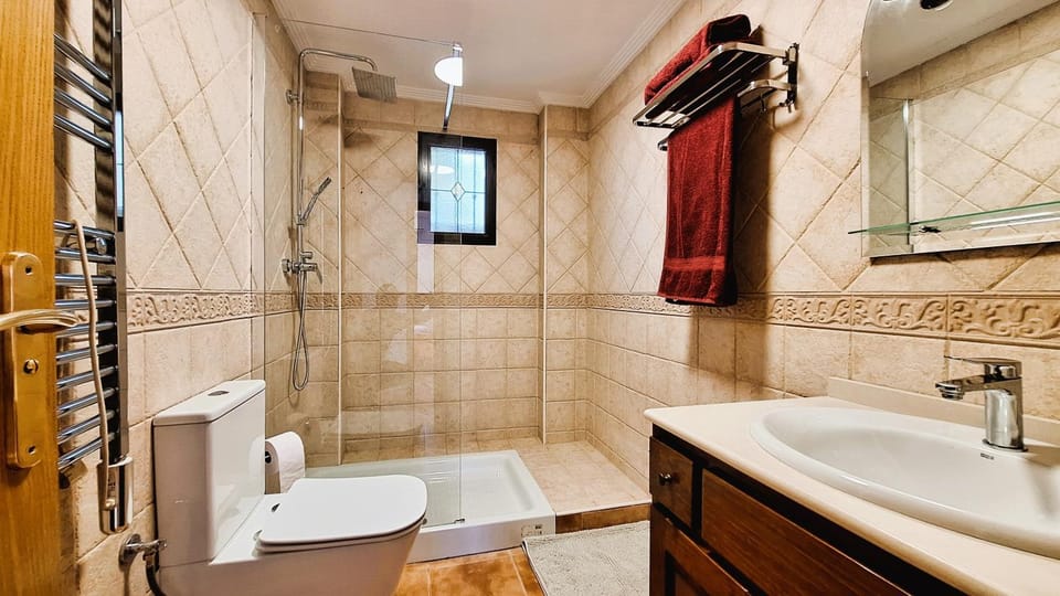 Shower, Bathroom, towels