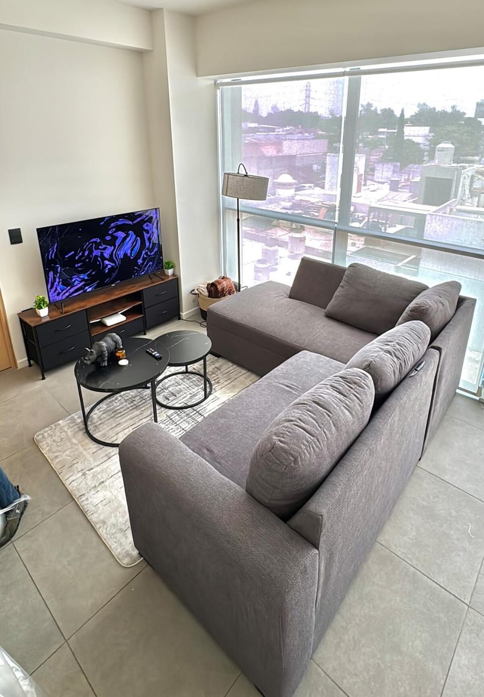 TV and multimedia, Living room, Evening entertainment