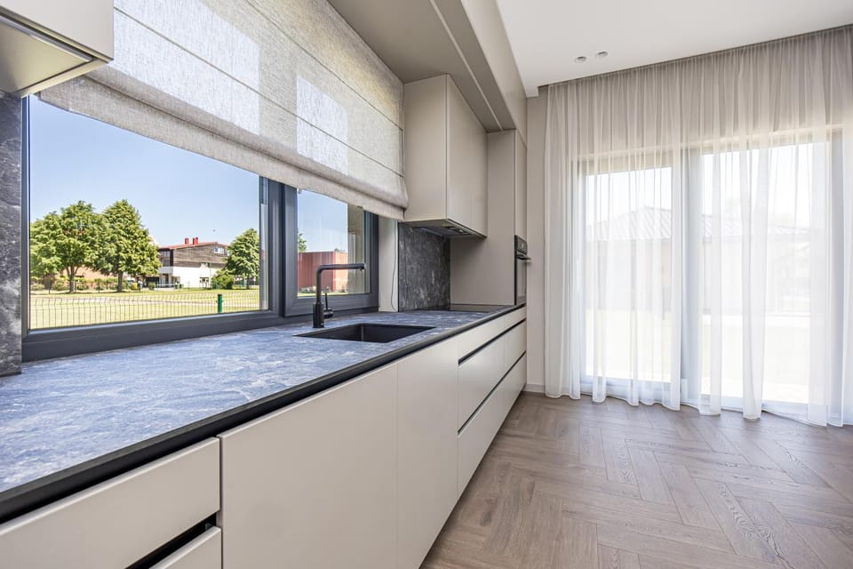 Kitchen or kitchenette, oven