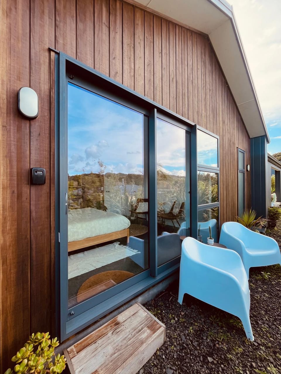 Cozy Private Room in New Home Bed and Breakfast in Raglan