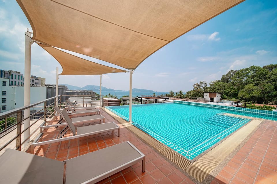 Pool view, Swimming pool, sunbed