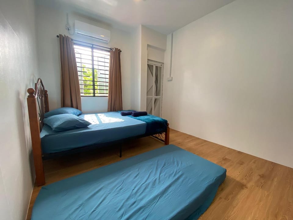 Roomstay Cikgu Mie Bed and Breakfast in Bayan Lepas