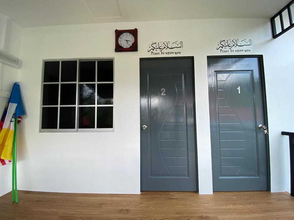 Roomstay Cikgu Mie Bed and Breakfast in Bayan Lepas