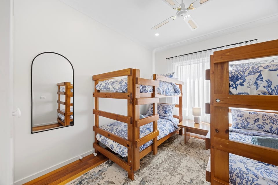 Photo of the whole room, Bedroom, bunk bed