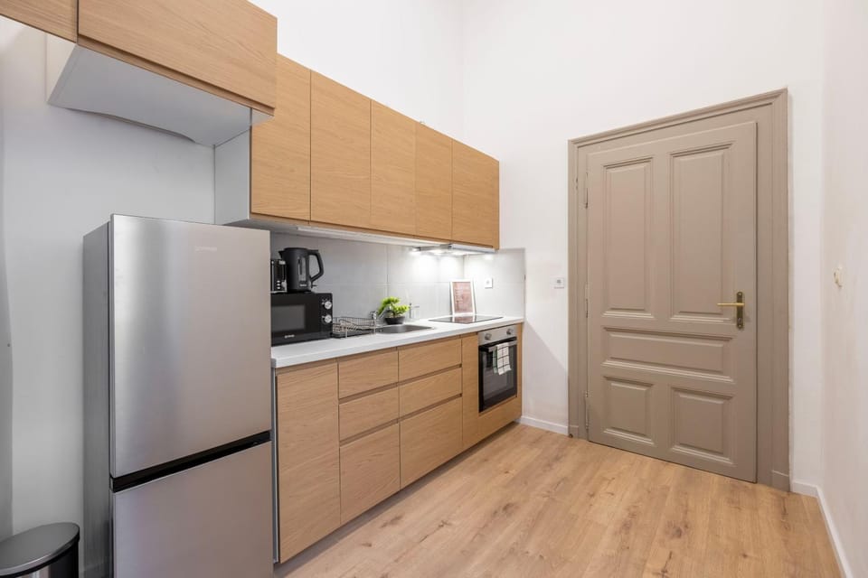 Kitchen or kitchenette, oven