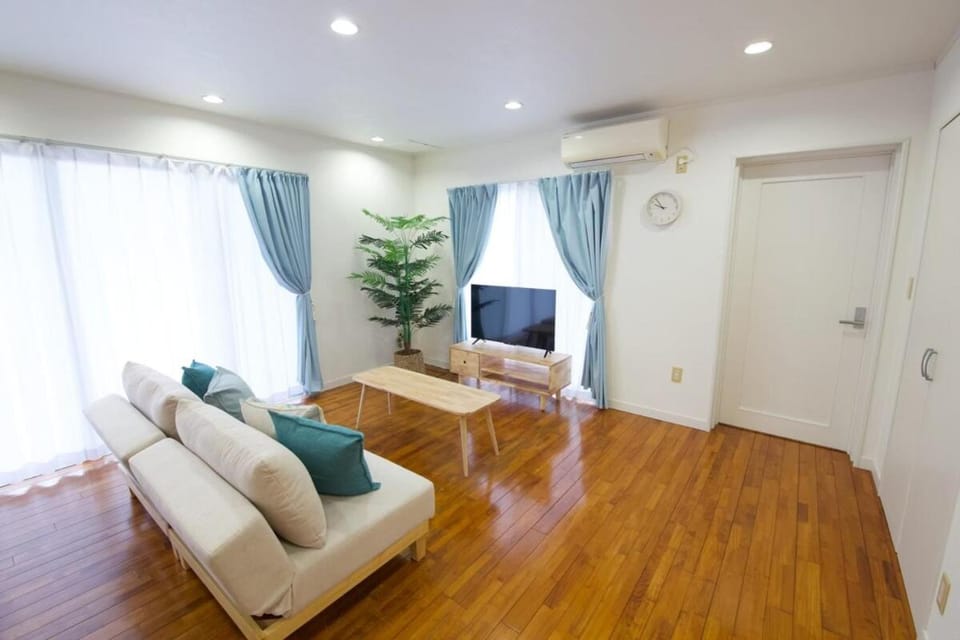 青の家 Apartment in Okinawa Prefecture