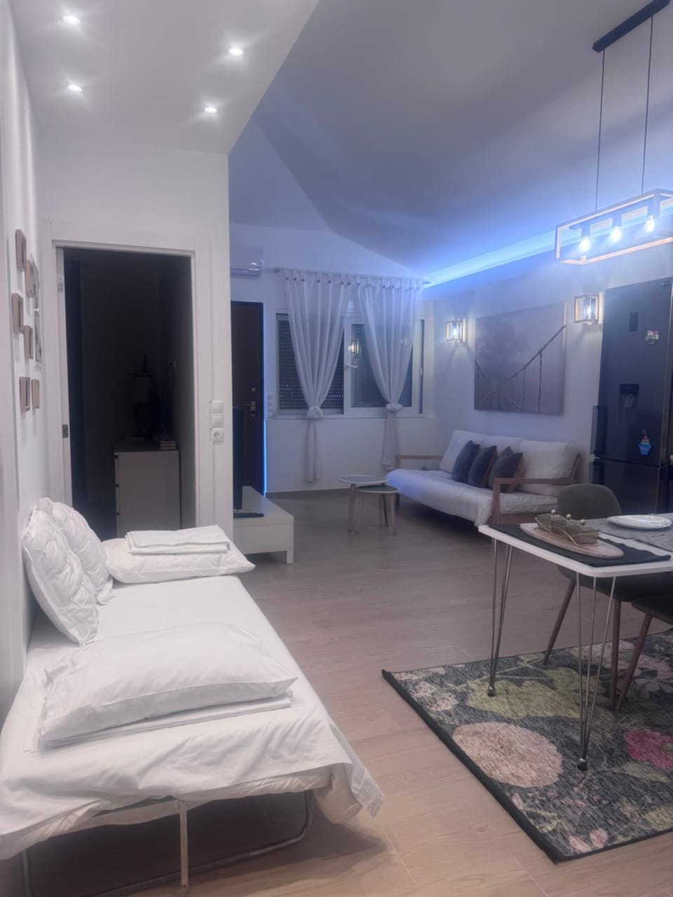 Bed, TV and multimedia