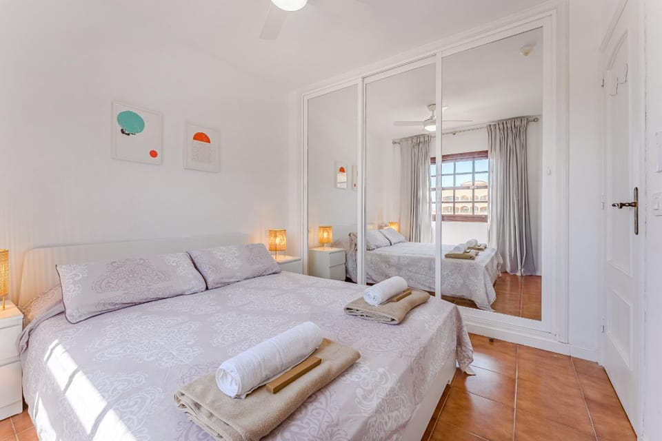 Pool View Albatros Tenerife Apartment in Abona