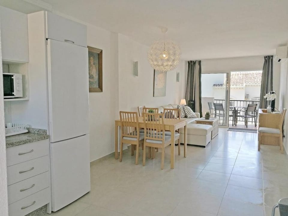 Kitchen or kitchenette, Living room, Seating area