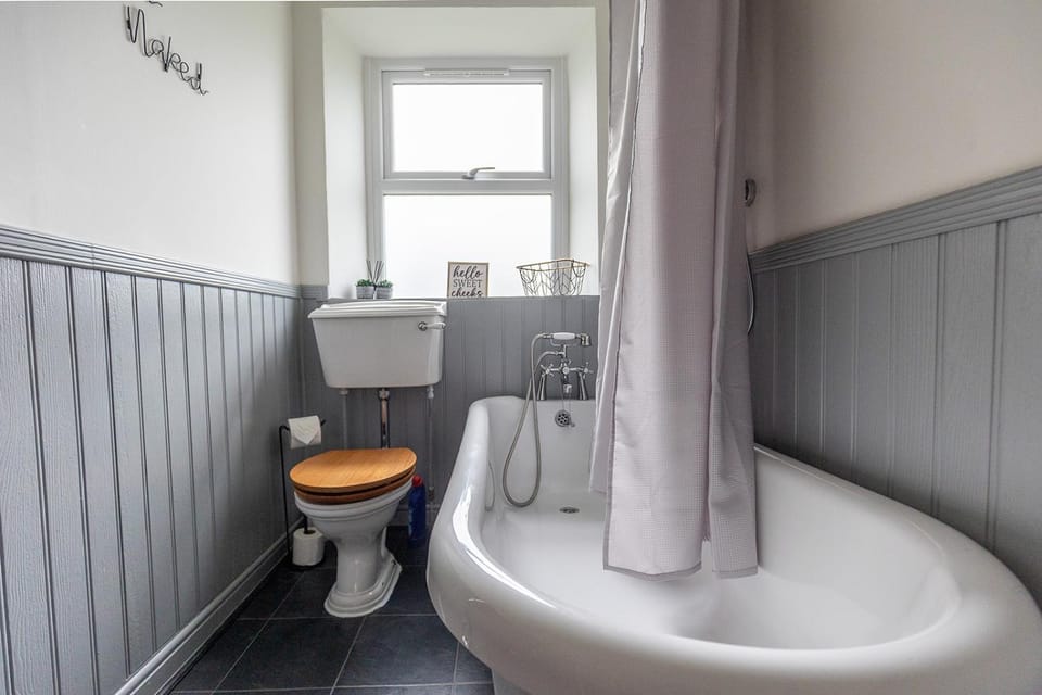 Toilet, Bathroom, Bath