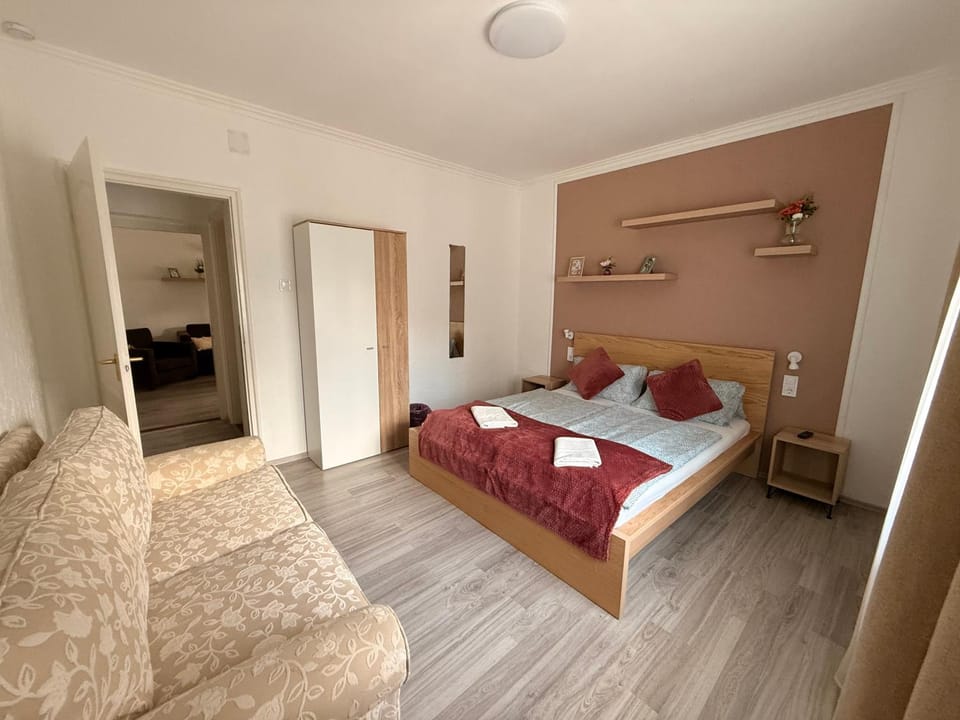 Balaton Bloom Vendégház Bed and Breakfast in Siófok